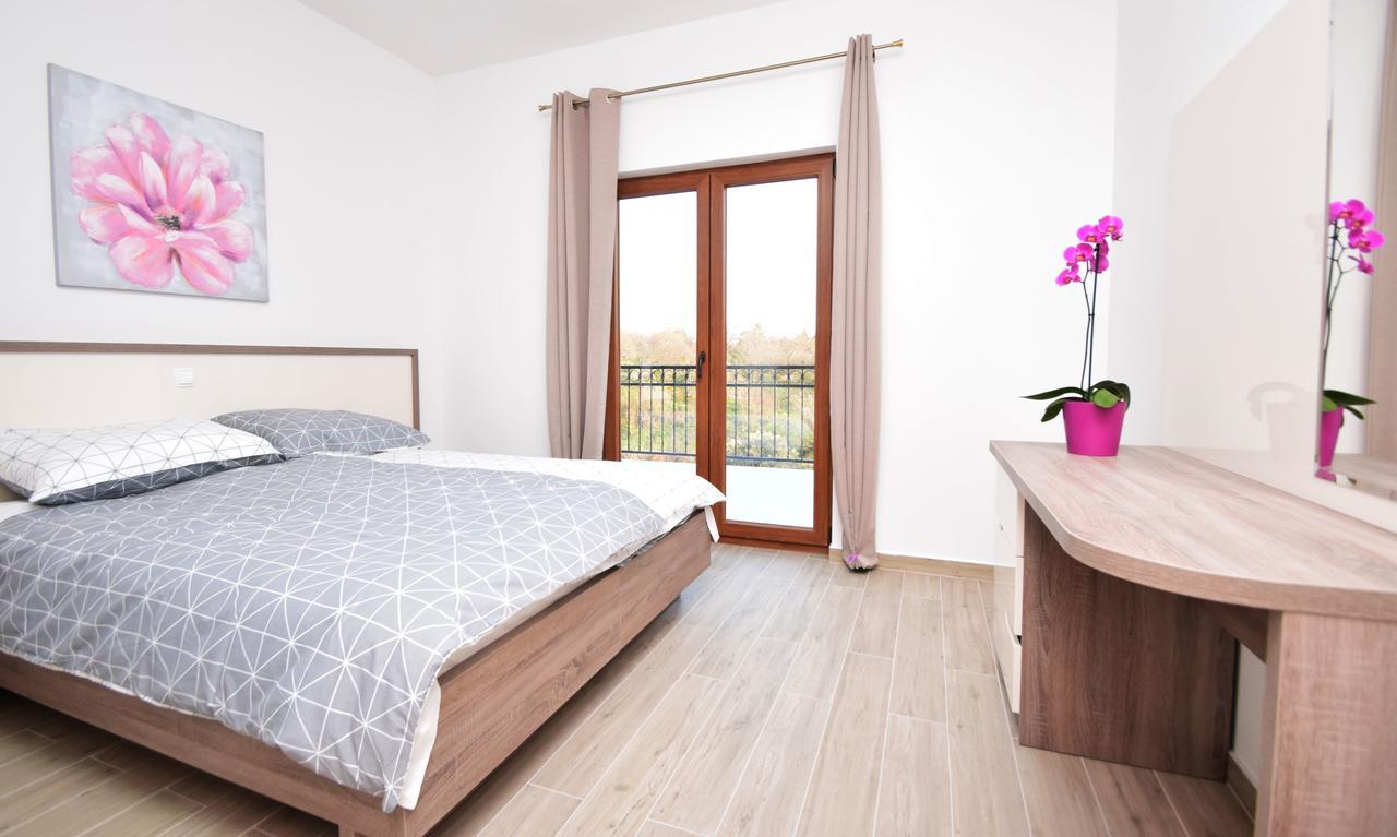 Apartments Paklenica スタリグラード エクステリア 写真