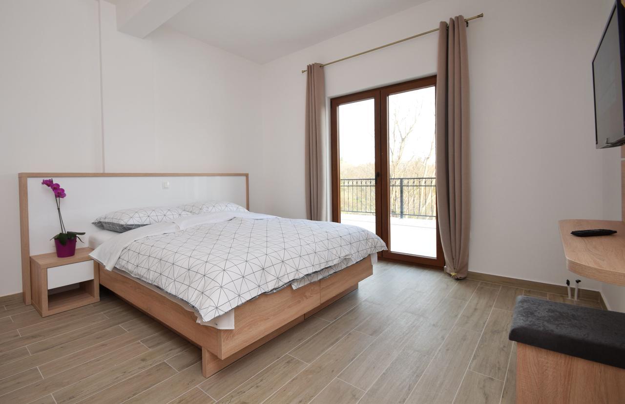 Apartments Paklenica スタリグラード エクステリア 写真
