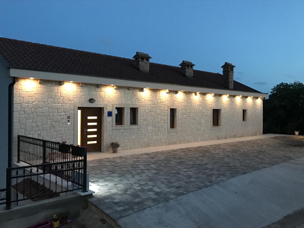Apartments Paklenica スタリグラード エクステリア 写真